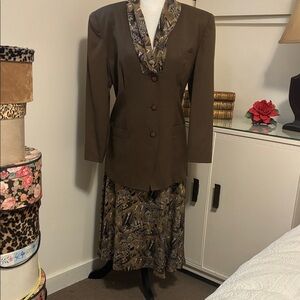 Beautiful Vintage  Patterned Brown and Black Blazer With Maxi Skirt Size M